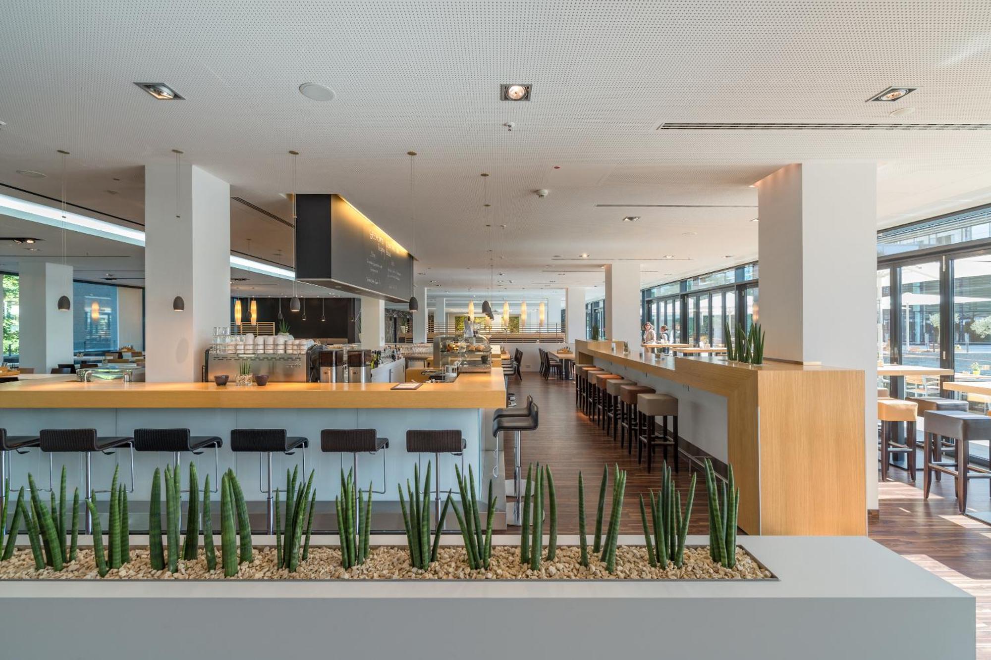 Lufthansa Seeheim - More Than A Conference Hotel Exterior photo